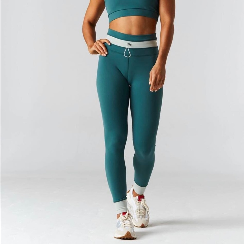 BRAND NEW WITH TAGS! 925 fit leggings Size small. 
Leggings retail for $114.00
